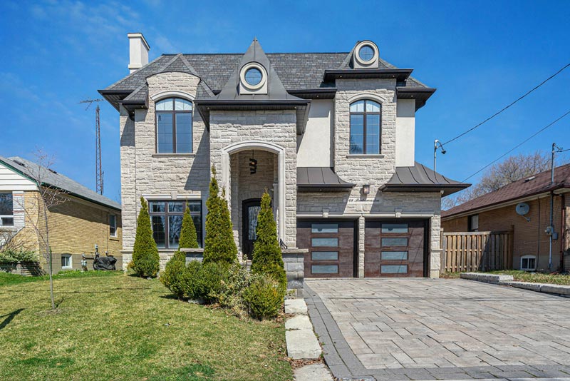 68 Madawaska Ave